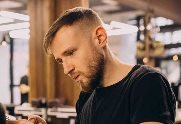 Especialista em barba da Elyte Barbearia